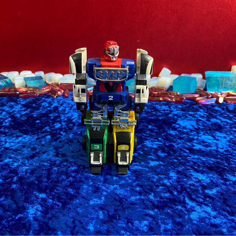 VINTAGE 1997 BANDAI TRANSFORMERS TYPE ROBOT. ROBOT IS NOT DESIGNED TO TRANSFORM